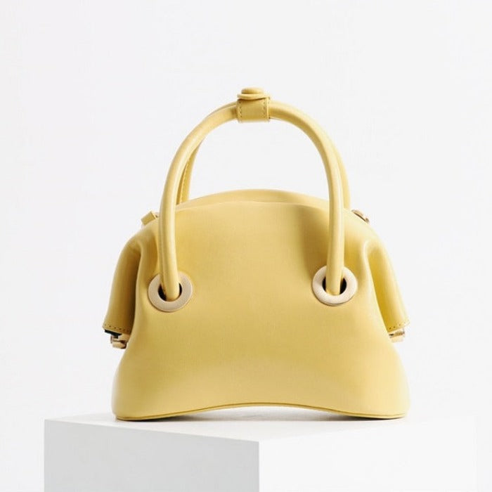 Clara – Damen Handtasche aus Leder mit Eleganten Details