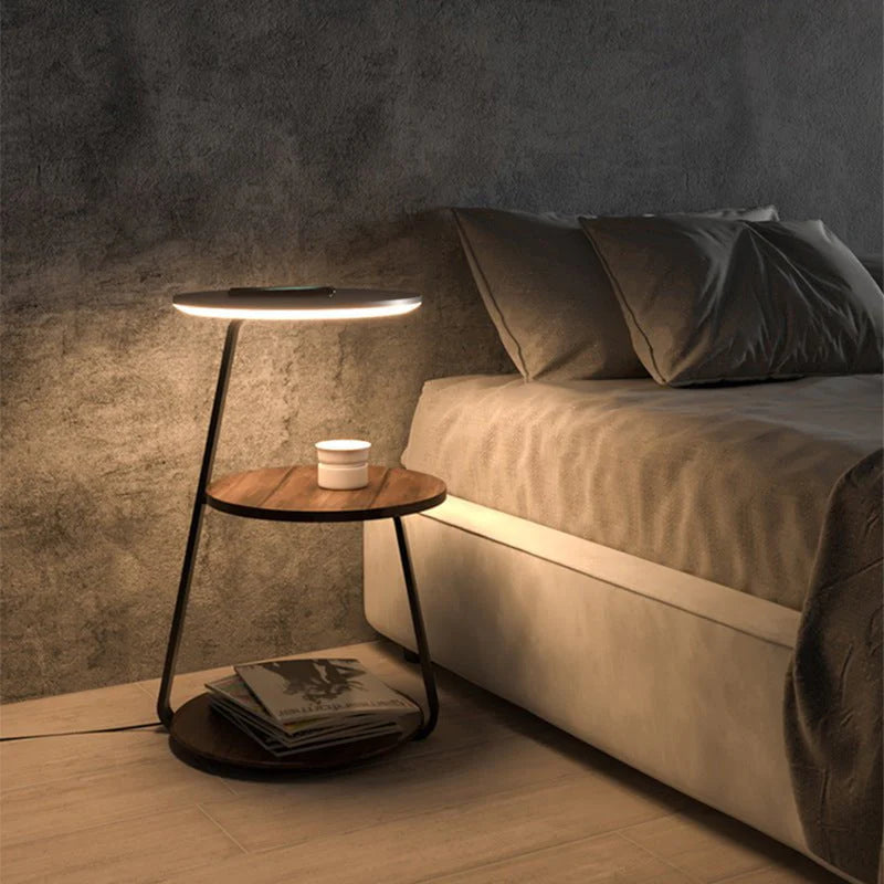 Max – Moderner Esstisch mit LED und Kabelloser Ladefunktion aus Walnussholz