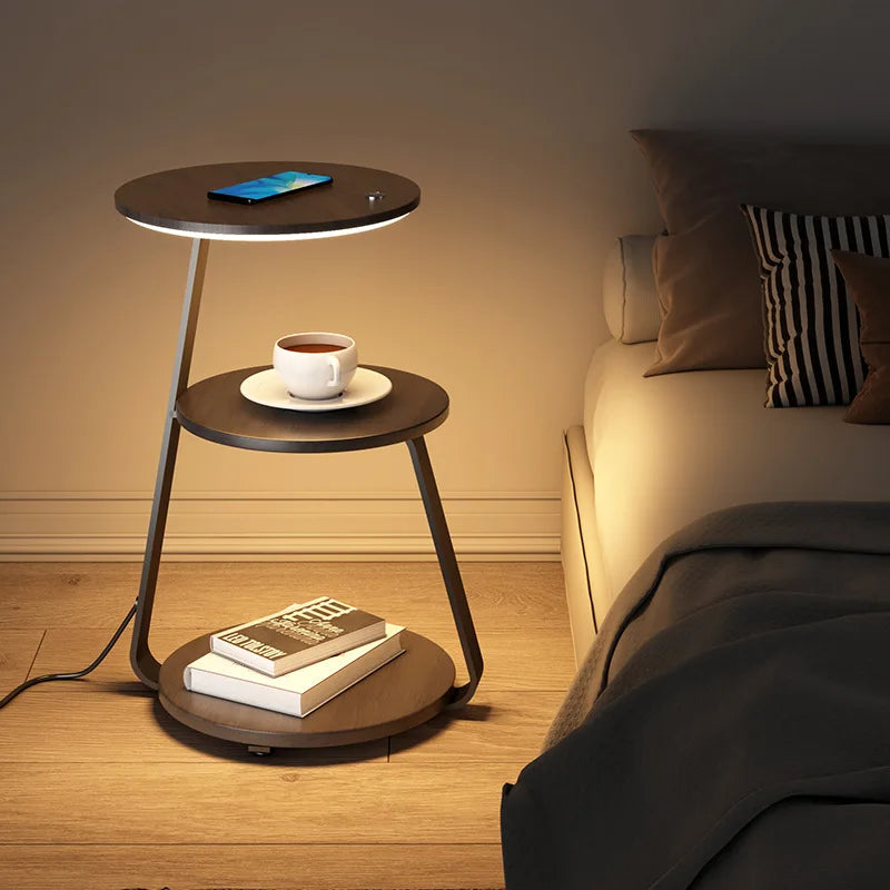 Max – Moderner Esstisch mit LED und Kabelloser Ladefunktion aus Walnussholz