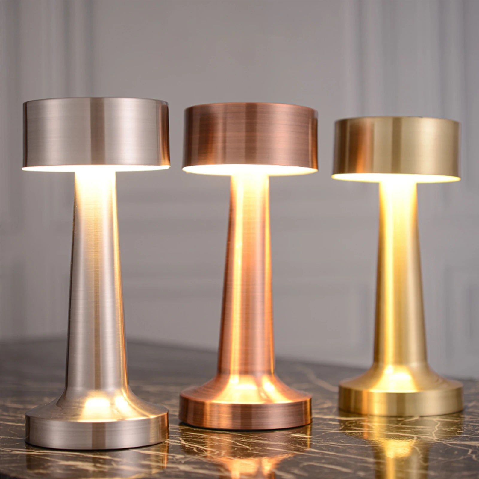 Mia – Kabellose Tischlampe im Industriellen Design mit Berührungssensor