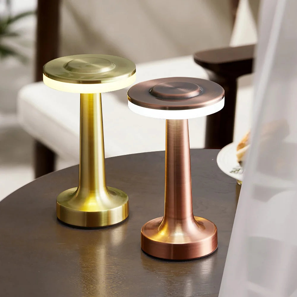 Mia – Kabellose Tischlampe mit Modernem Chromdesign