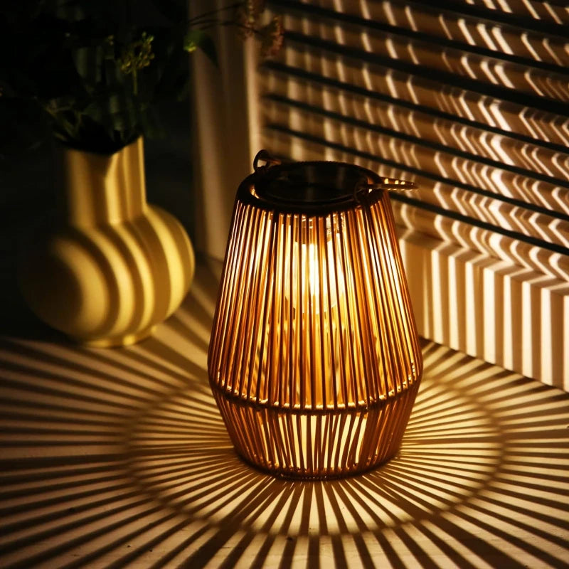 Mia – Wetterfeste Solar Laterne Outdoor aus Rattan für den Garten
