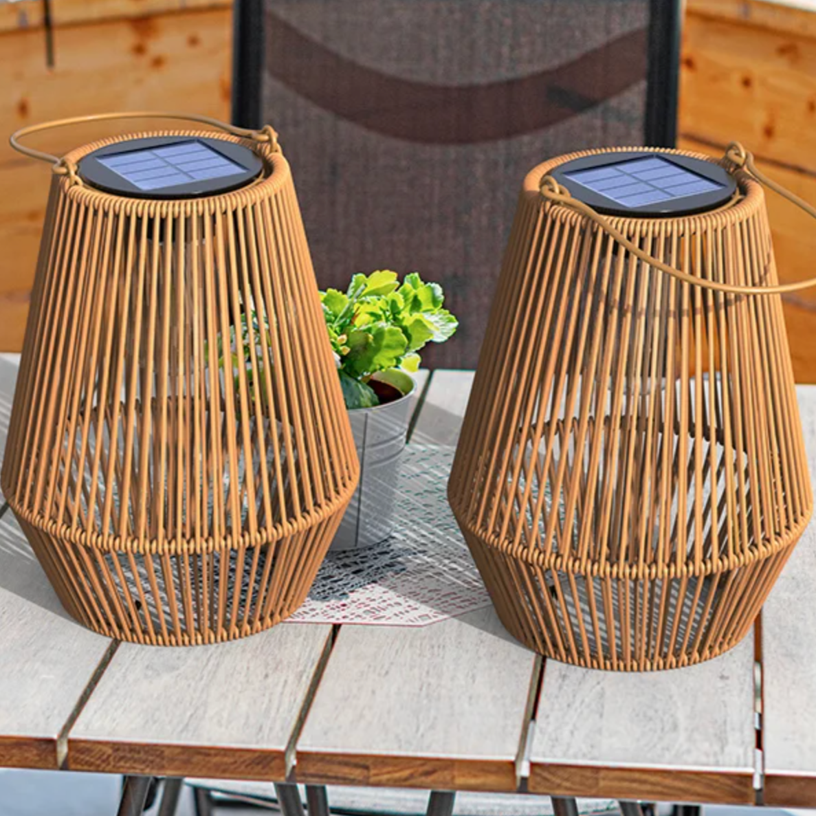 Mia – Wetterfeste Solar Laterne Outdoor aus Rattan für den Garten